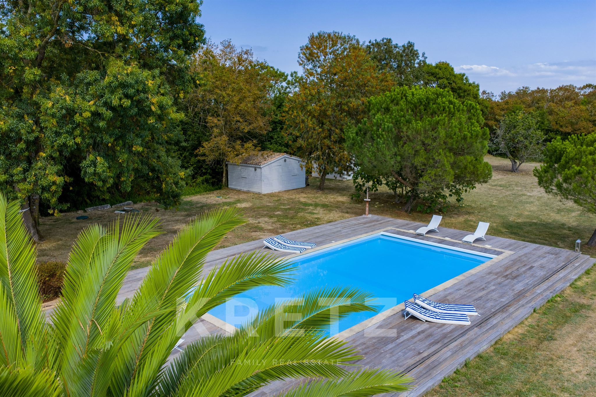 Exceptional property on the island of Oléron, 245 m² in a 1.3-hectare park with swimming pool and pr