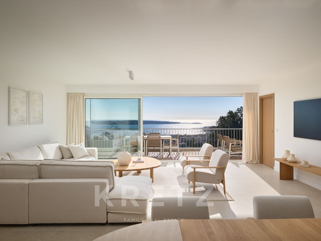 Fully renovated apartment with panoramic sea view