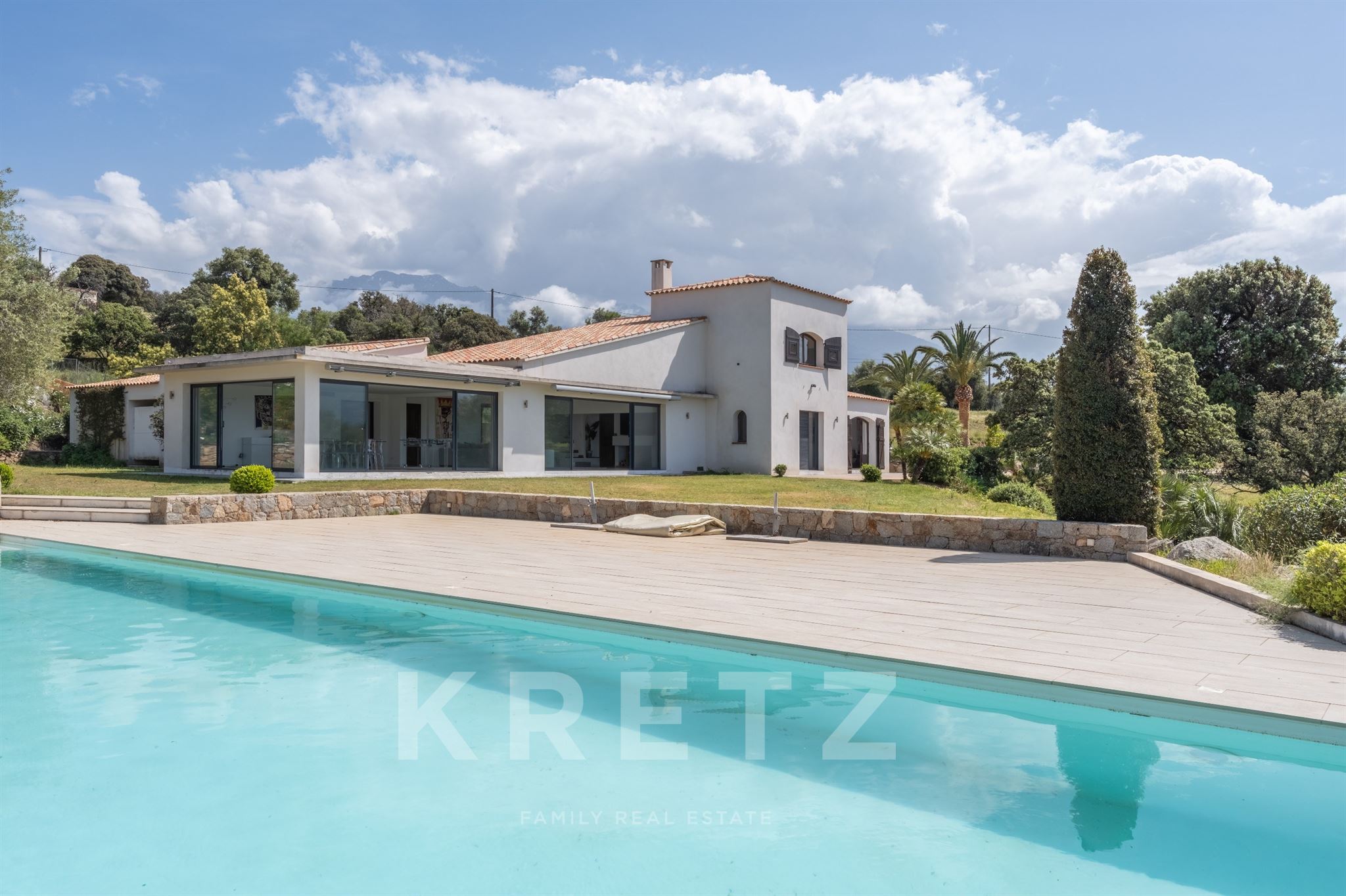 Lumio, haute Corse, Villa avec piscine et vue sur mer à vendre