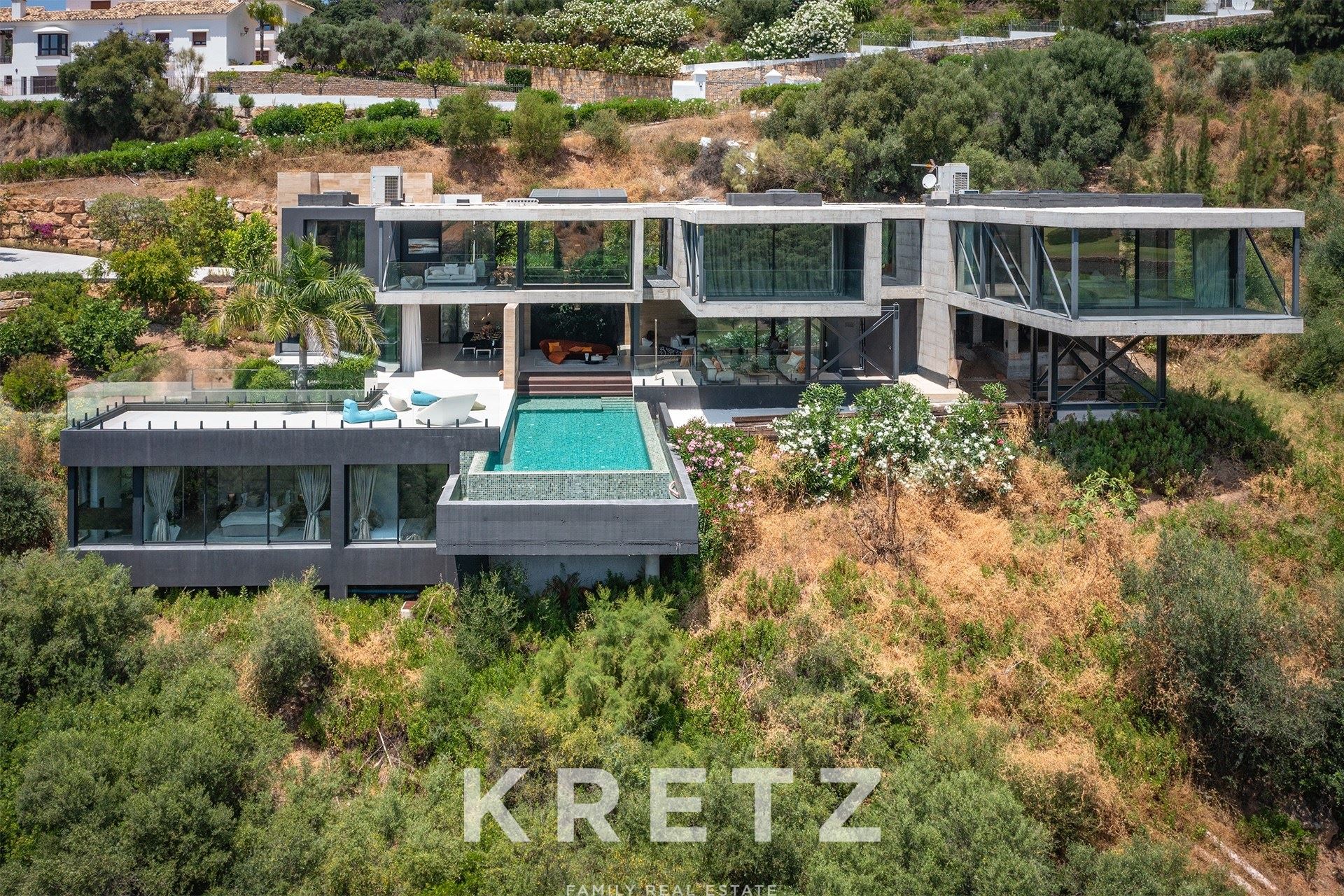 Floating House – An International Award-Winning Masterpiece in the Heart of Marbella Club Golf