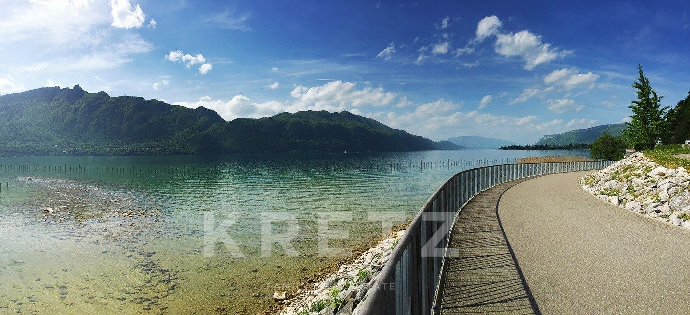Aix-les-Bains: A Landmark Property Facing Lake Bourget
