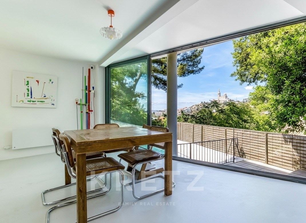 Marseille 7è Roucas Blanc - maison d'architecte avec piscine