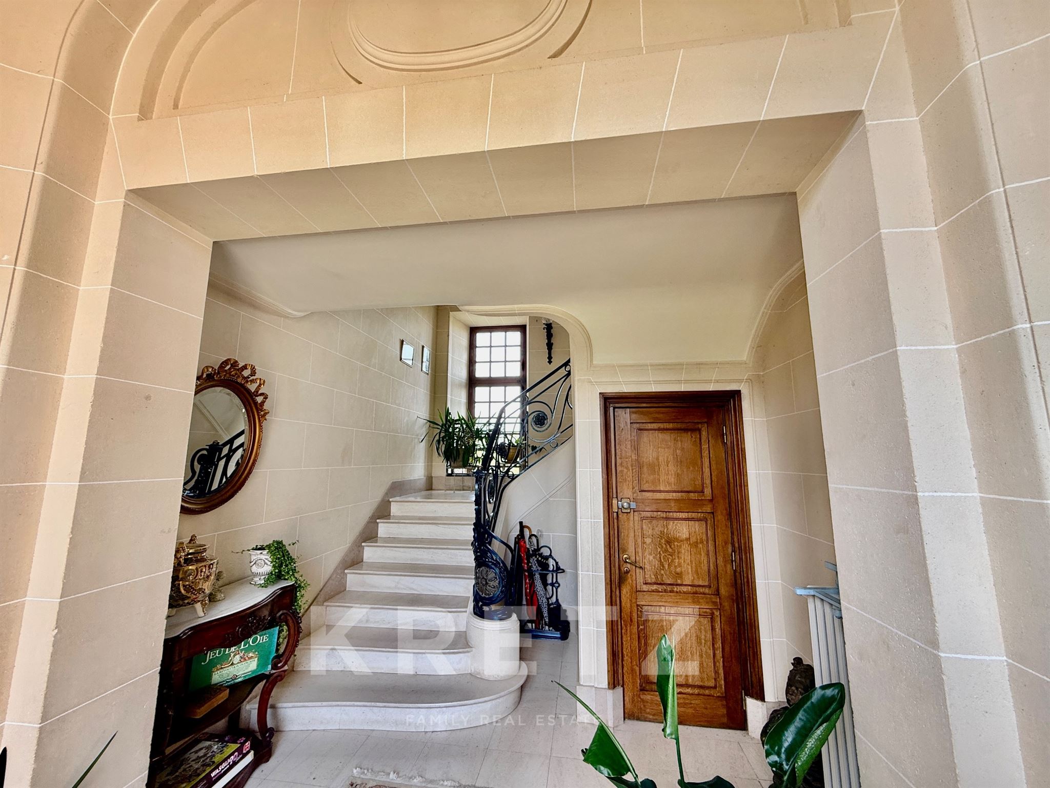 Historic 17th-Century Château Overlooking Juno Beach – 1.16 ha Walled Park – Heart of the D-Day Land