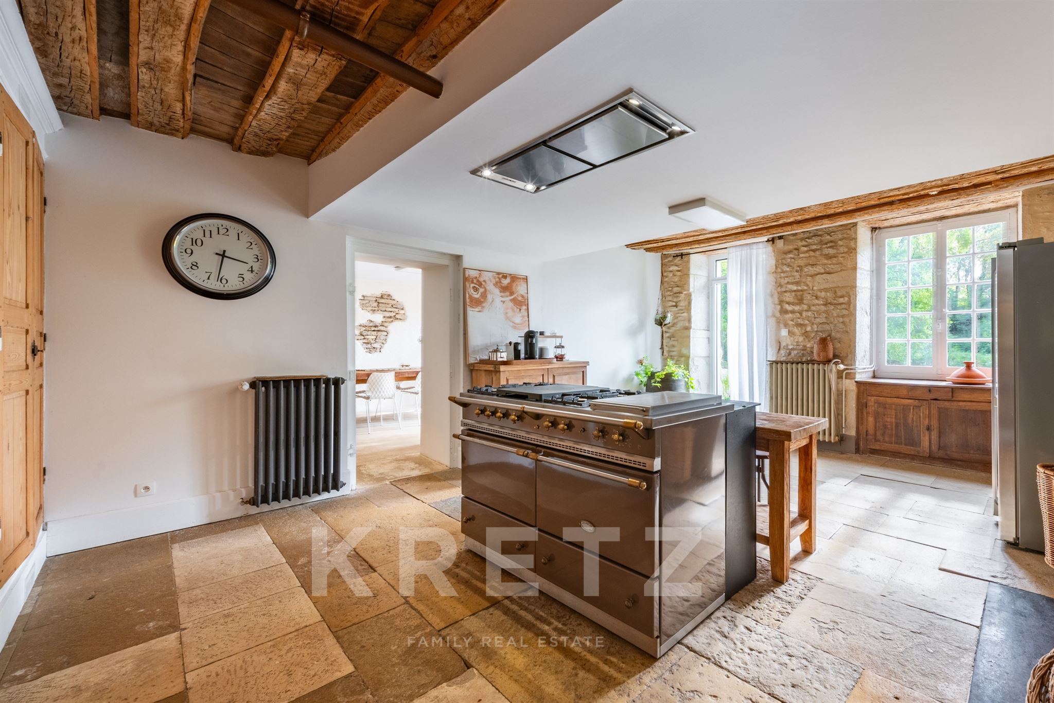 HISTORIC 16TH-CENTURY RESIDENCE BETWEEN RIVER AND FOREST – 25 MINUTES FROM DIJON