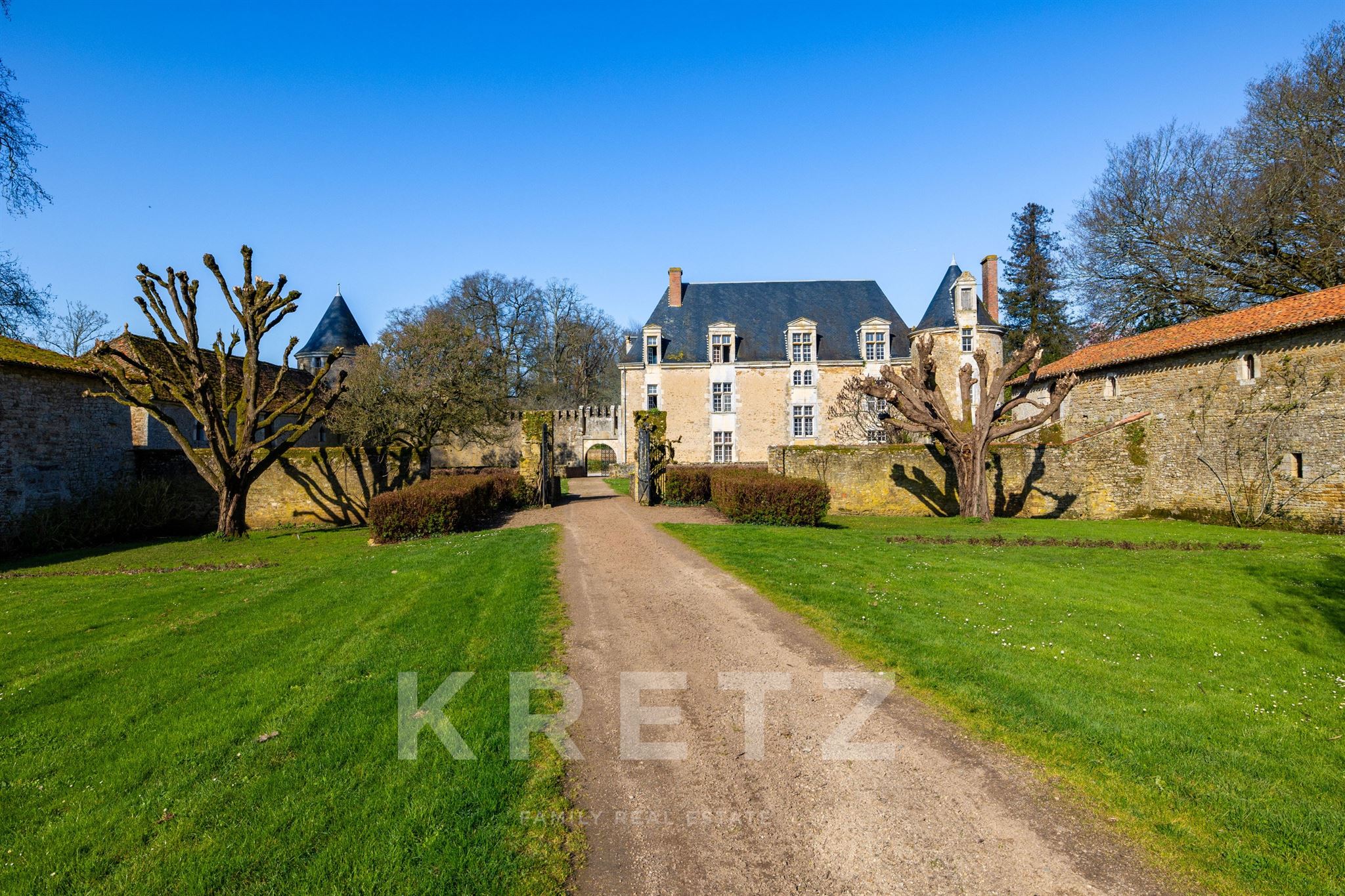 HISTORIC 16TH CENTURY CHÂTEAU – 45-HECTARE ESTATE – 50 MINUTES FROM LA ROCHELLE