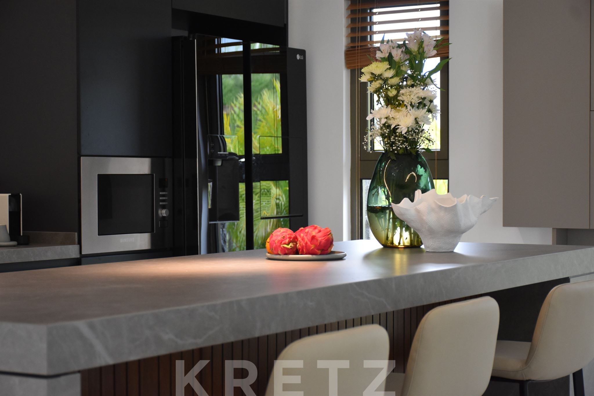 Contemporary 3-bedroom villa with 5-star hotel-style access