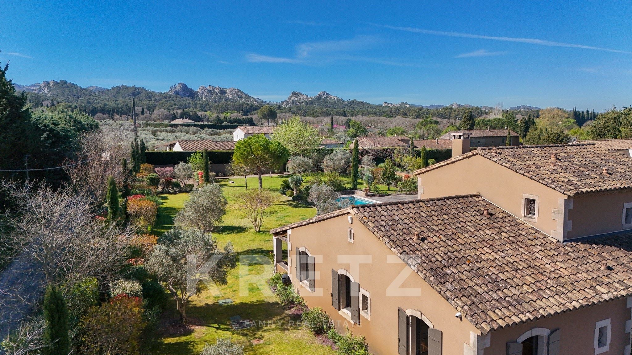 Contemporary Luxury Villa with Pool – Saint-Rémy-de-Provence