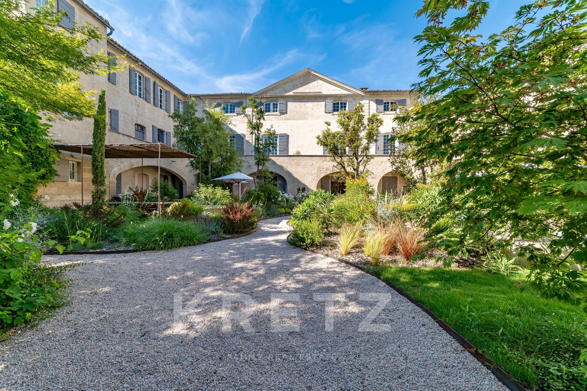 Fully restored 17th-century private mansion in the heart of the village