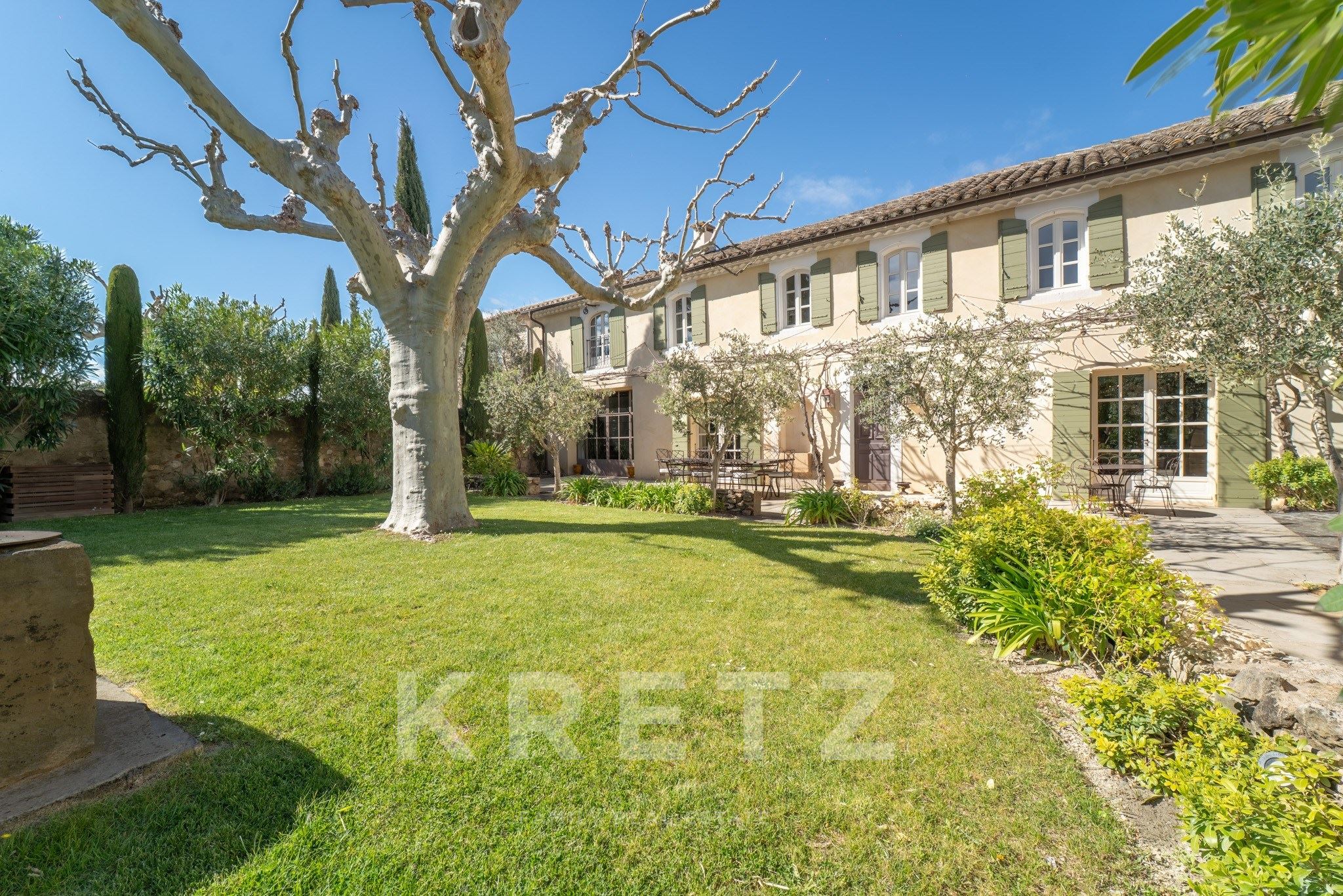 Charming 18th-Century Provençal Mas with Pool and Guest House – Village Center, Alpilles, South of F
