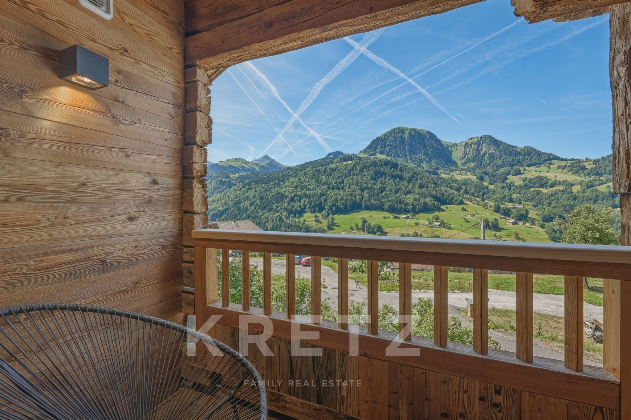Manigod, Haute-Savoie – Beautifully Renovated Traditional Savoyard Farmhouse – 220 m² of Living Spac