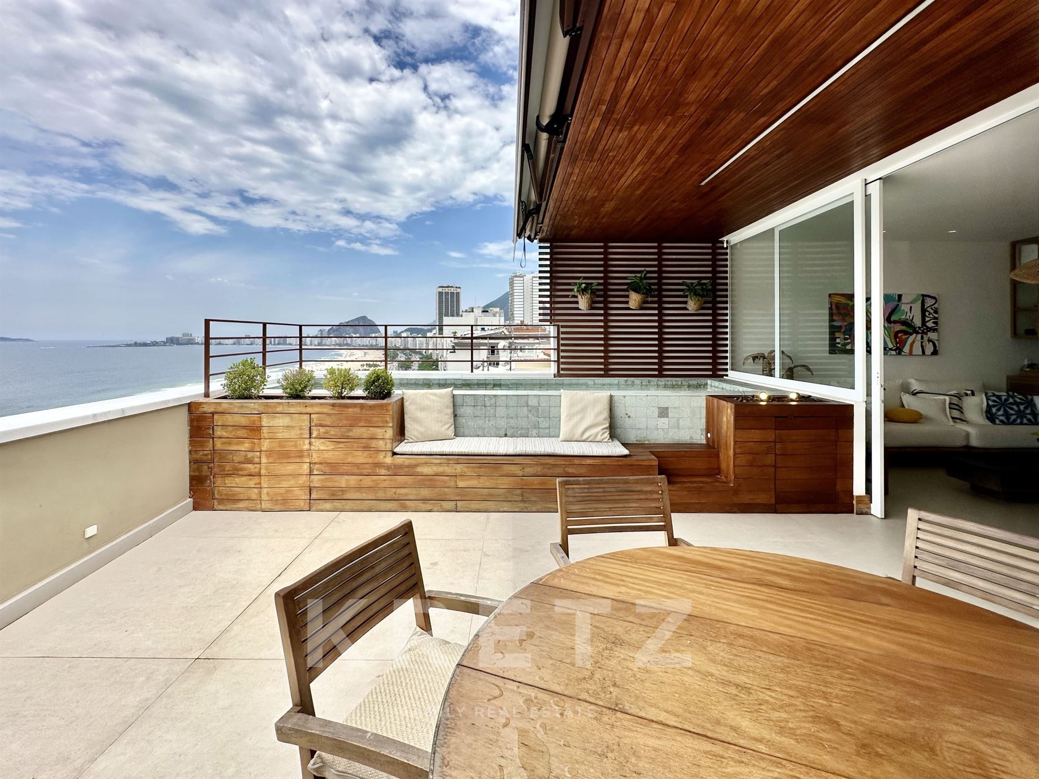 Renovated Oceanfront Duplex Penthouse in Leme, Rio de Janeiro