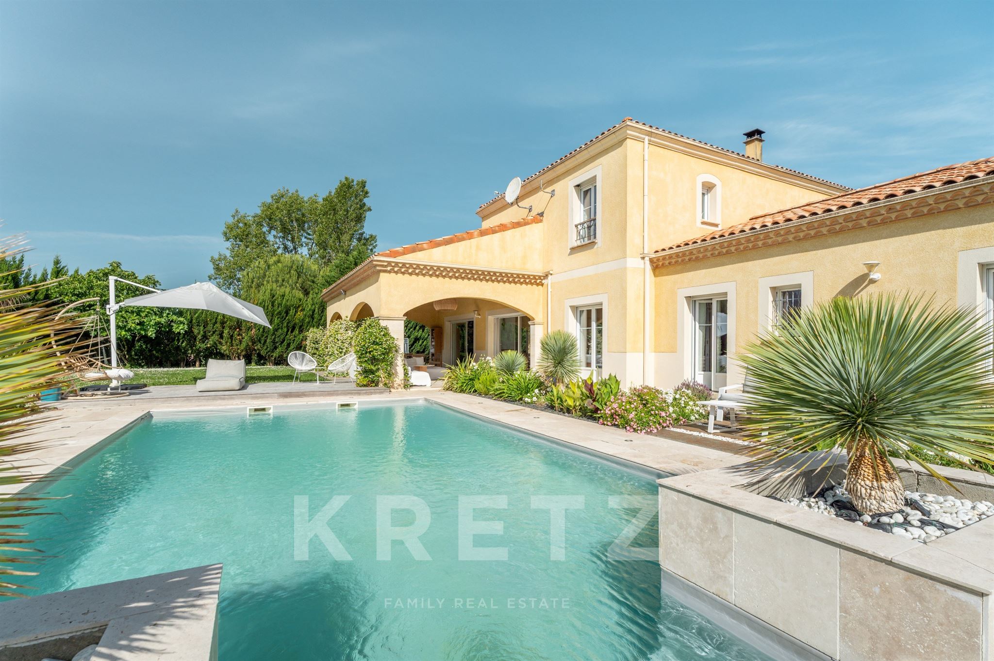 A secluded property on the edge of the forest – Southern charm just 15 minutes from Bordeaux