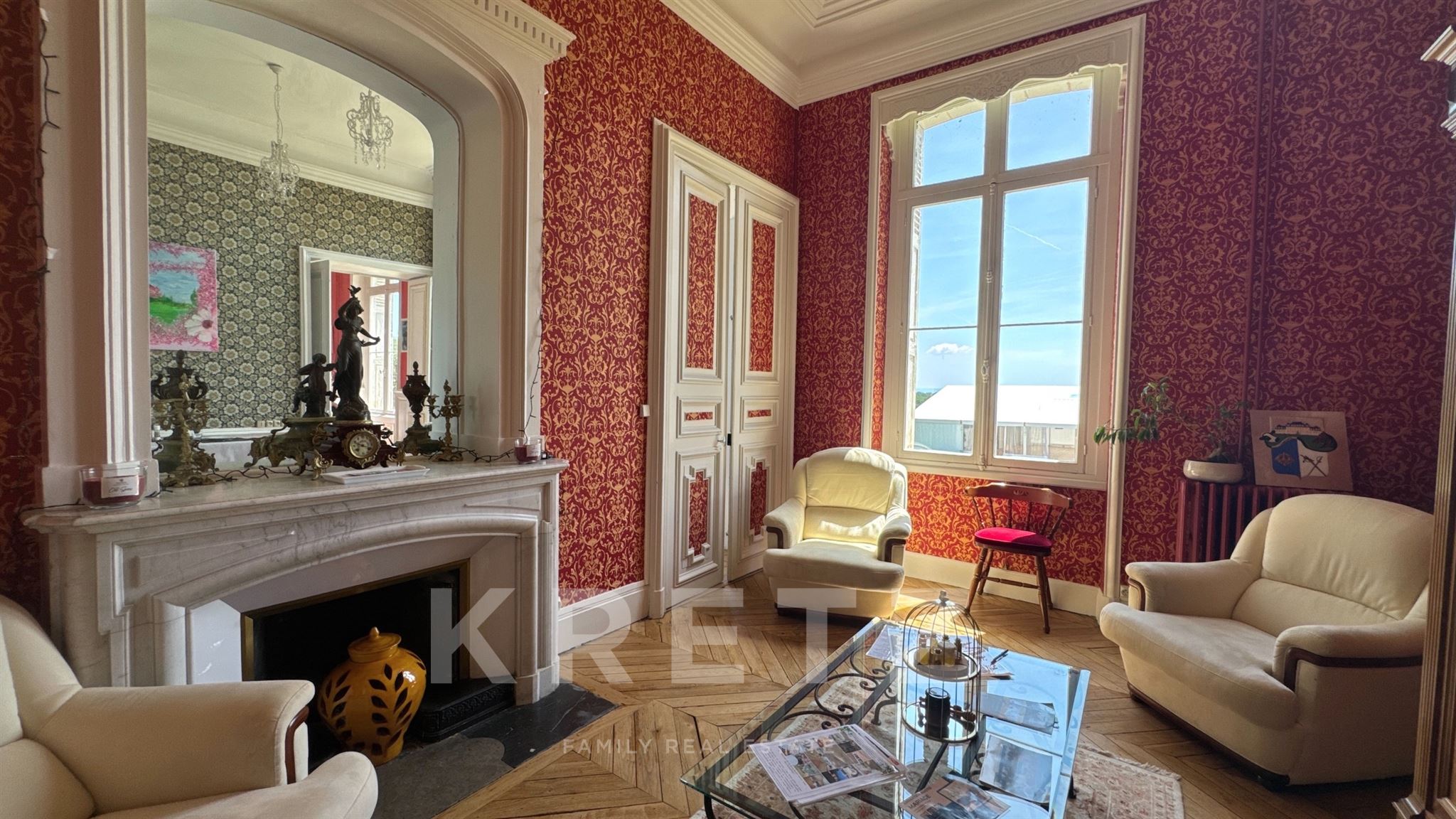 19th Century Renovated Château – 16 ha Estate – Event & Hospitality Business – Near Montluçon