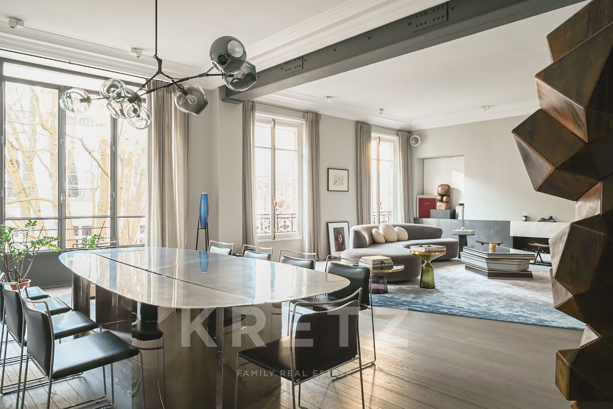 A Prestigious Family and Reception Apartment in the Heart of Faubourg Saint-Honoré