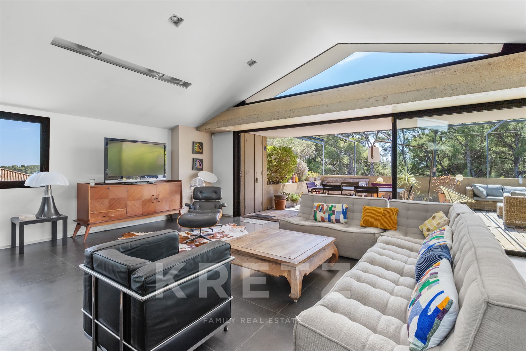 Sanary-sur-Mer – Sea View Architect-Designed Loft