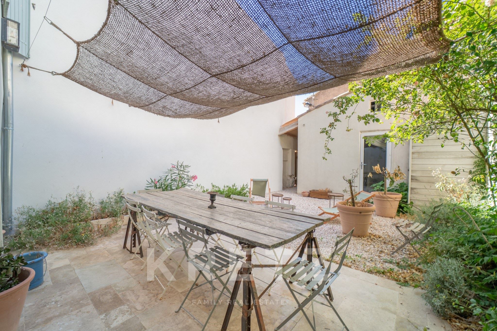 Maison de caractère rénovée, 4 suites, patio intimiste