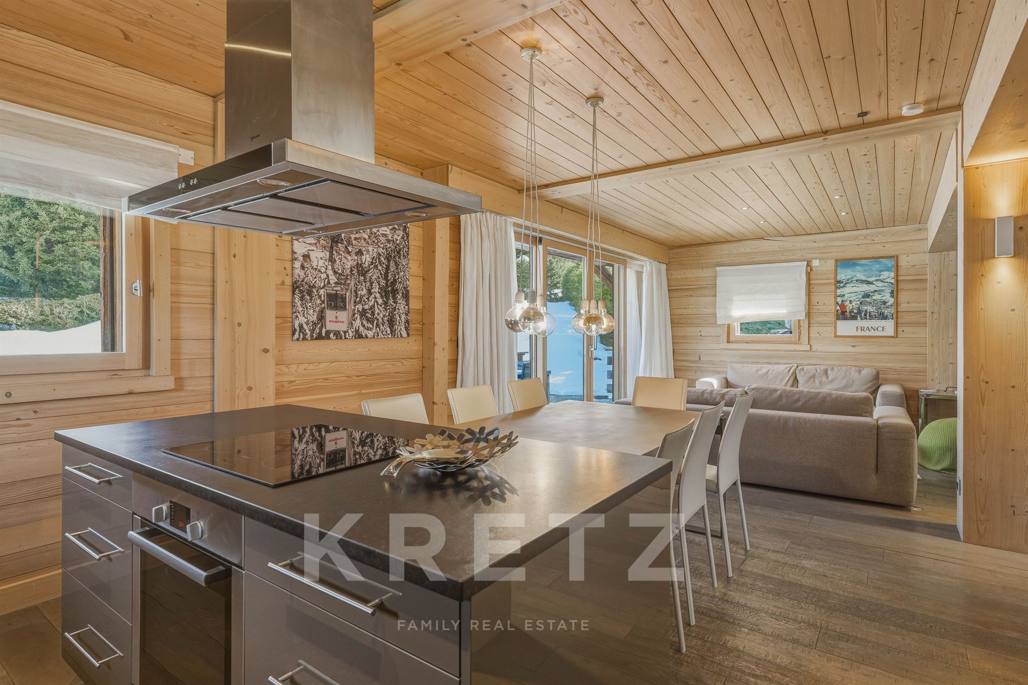MEGEVE Centre: Charming chalet with exceptional extension potential