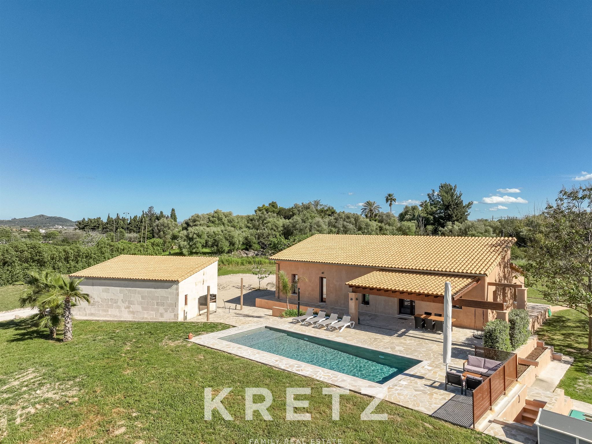 Finca ecológica en Alcúdia, con casa principal en una sola planta, casa de invitados, amplio jardín