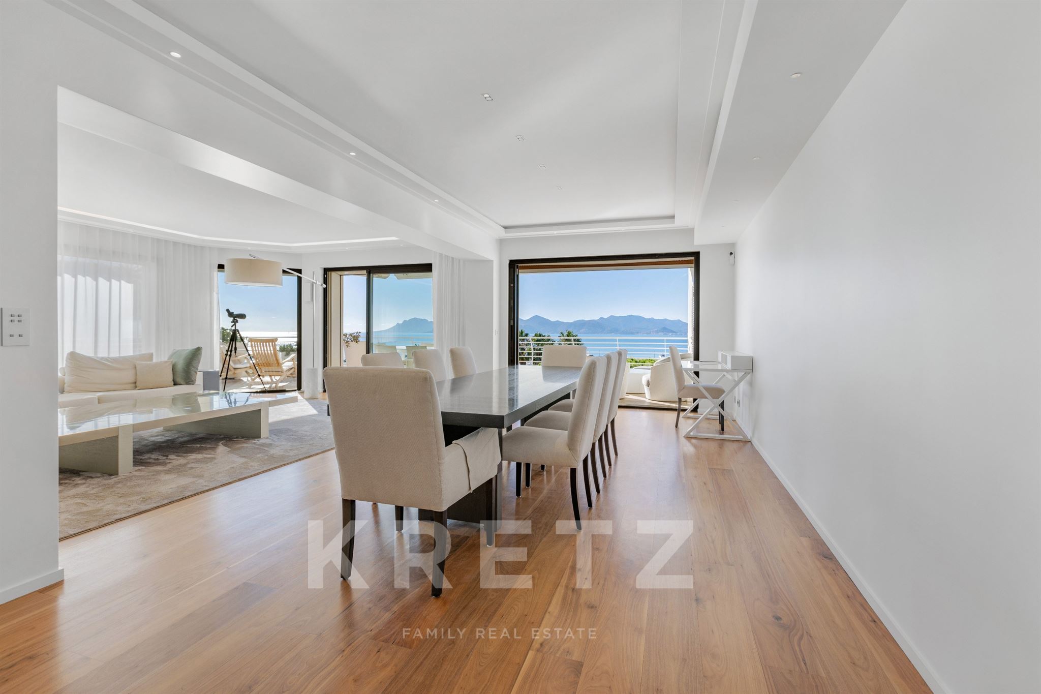 Cannes Croisette – Exceptional Apartment with Panoramic Sea-View Terrace