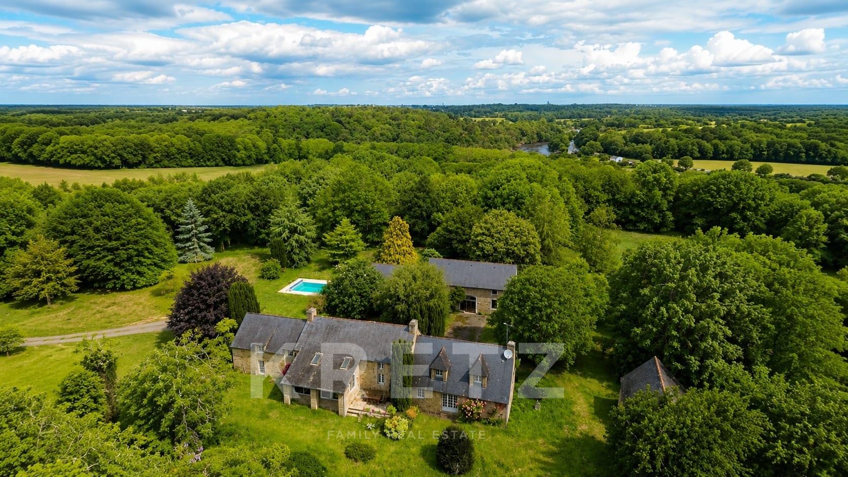 PROPRIÉTÉ D'EXCEPTION – MOELAN-SUR-MER | Vue sur le Bélon 579 m² de bâti | 28 ha de bois et prairies
