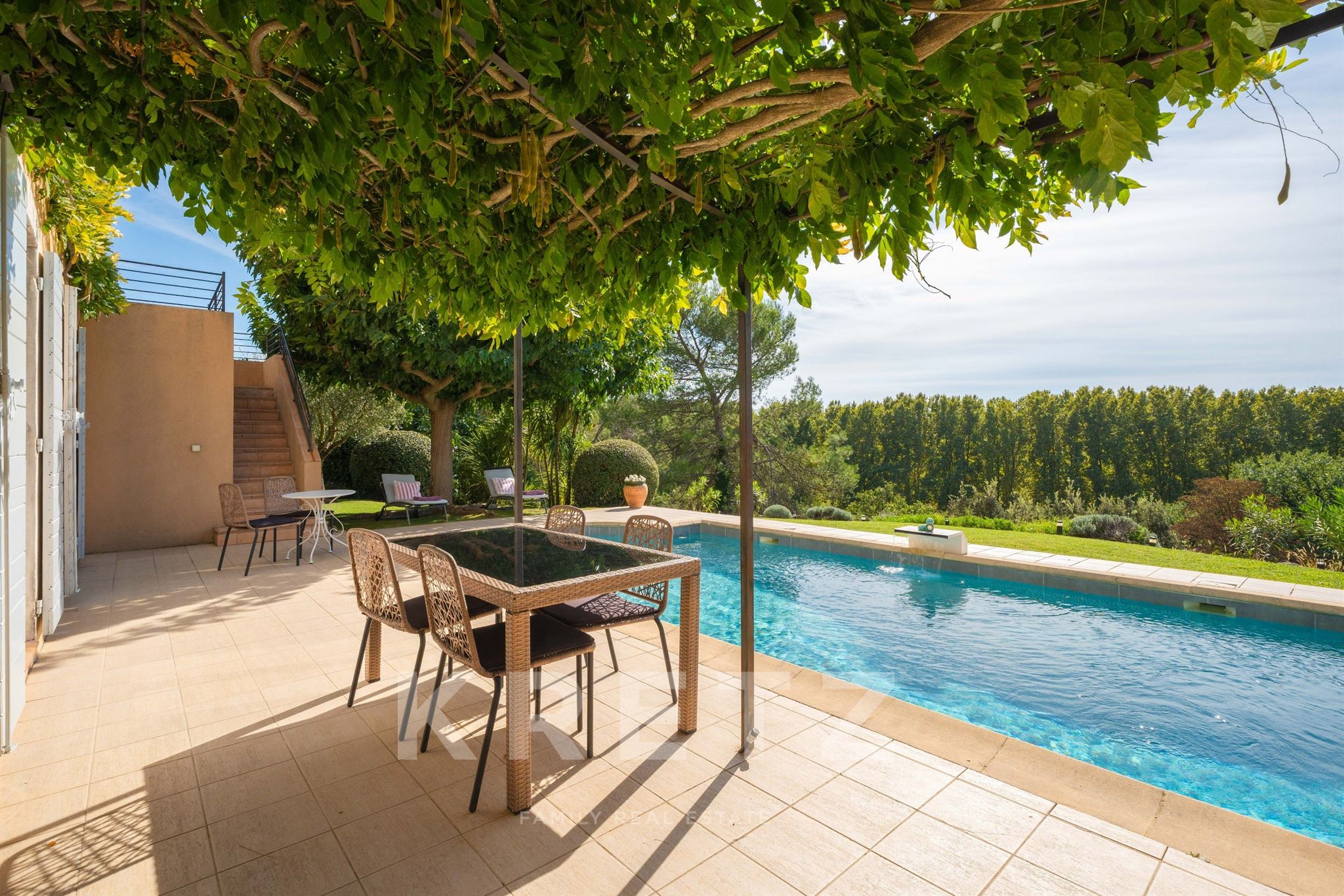 Villa in the heart of the international Pont Royal Golf Course