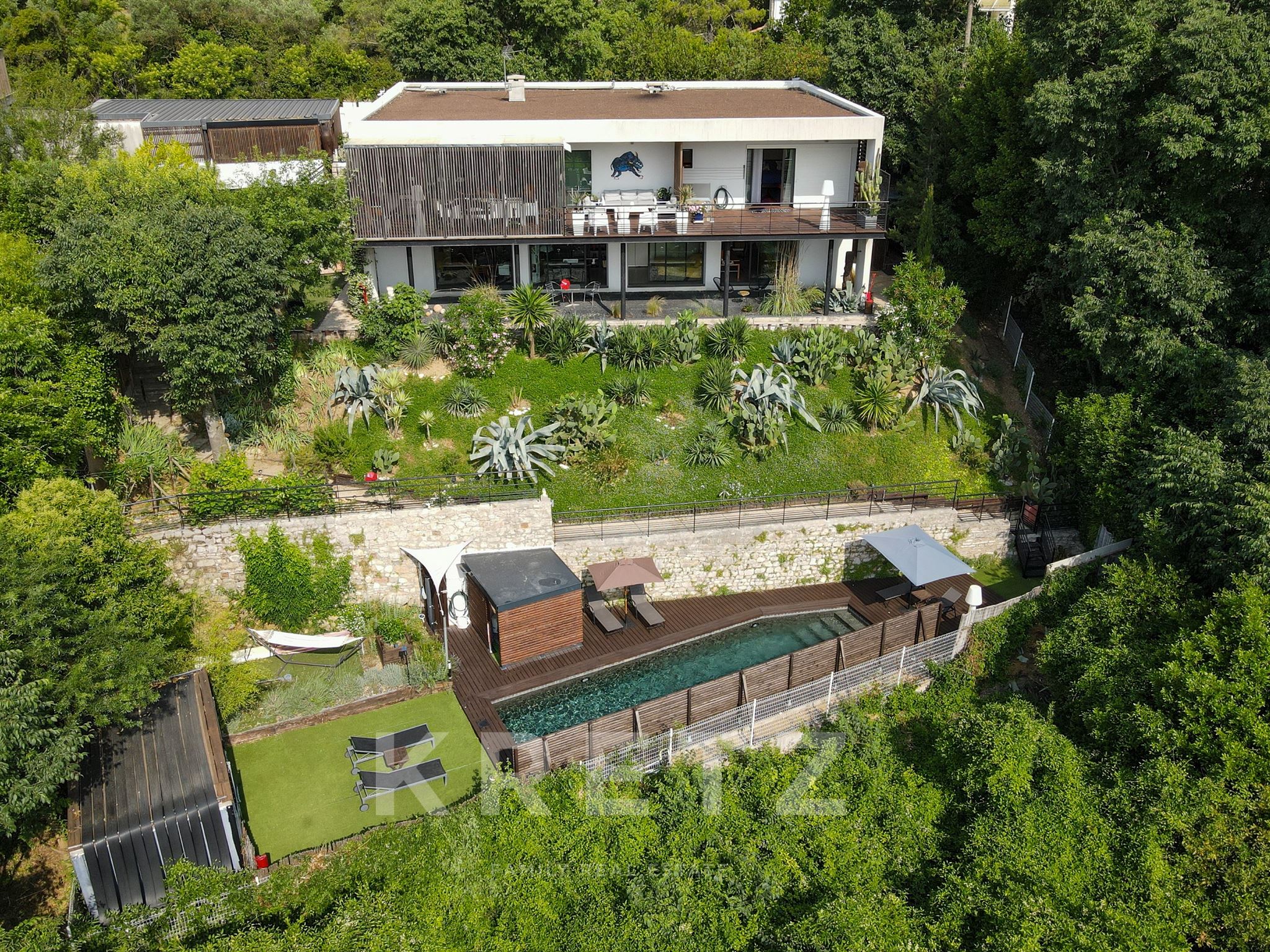 Exceptional villa with view