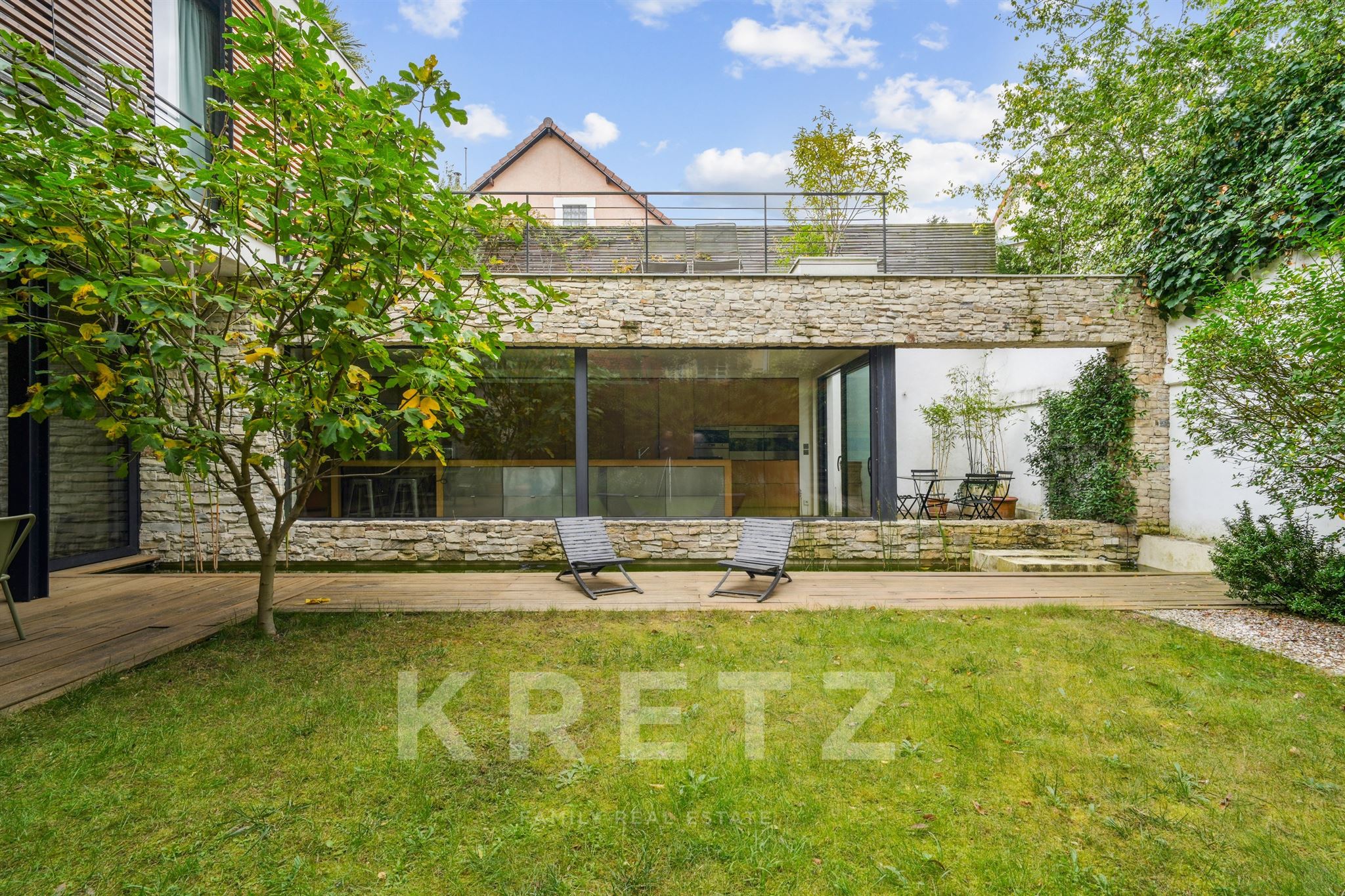 Modern house in Colombes