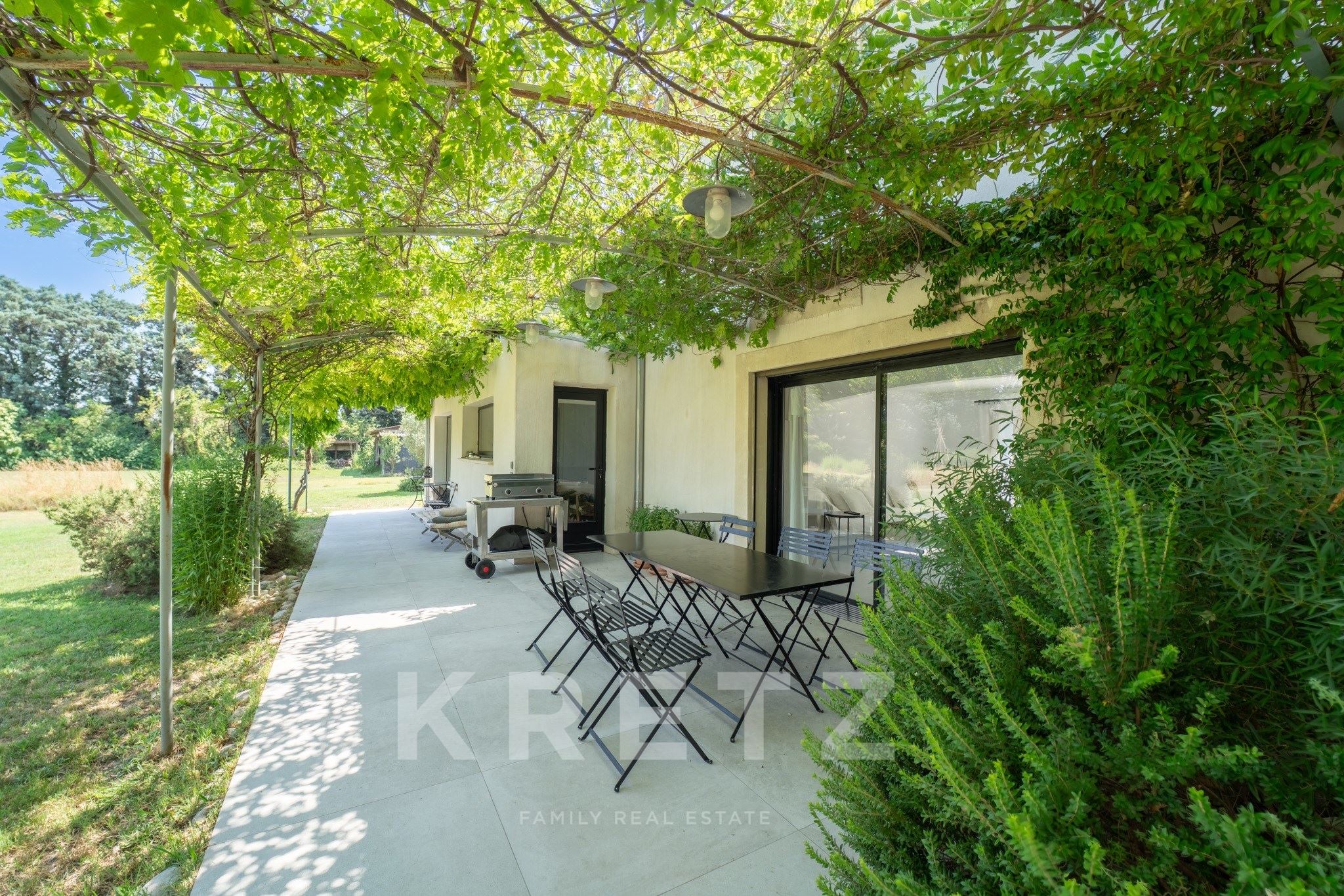 Fully renovated historic farmhouse, 350m² - Châteaurenard (Alpilles)