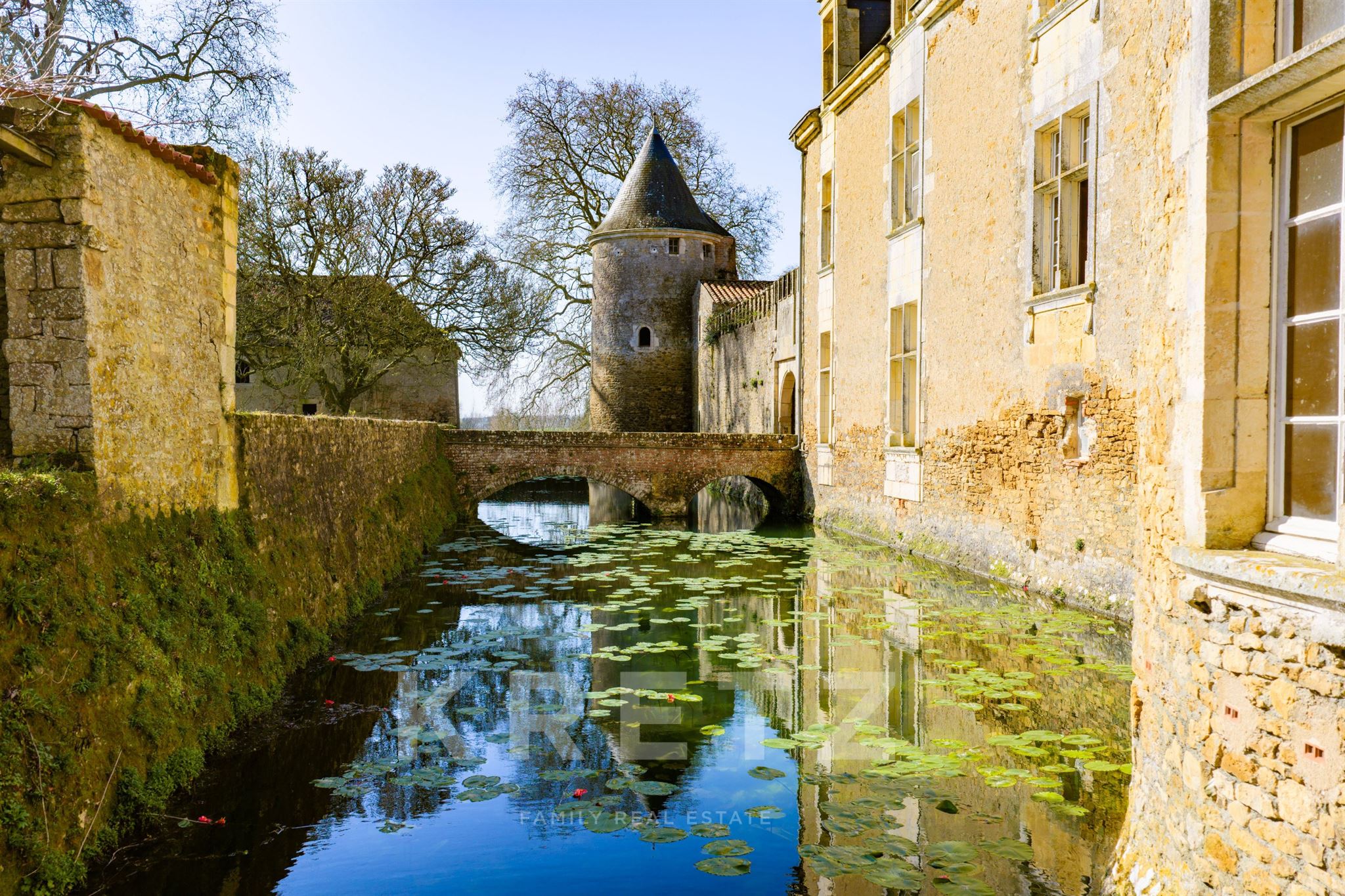 HISTORIC 16TH CENTURY CHÂTEAU – 45-HECTARE ESTATE – 50 MINUTES FROM LA ROCHELLE