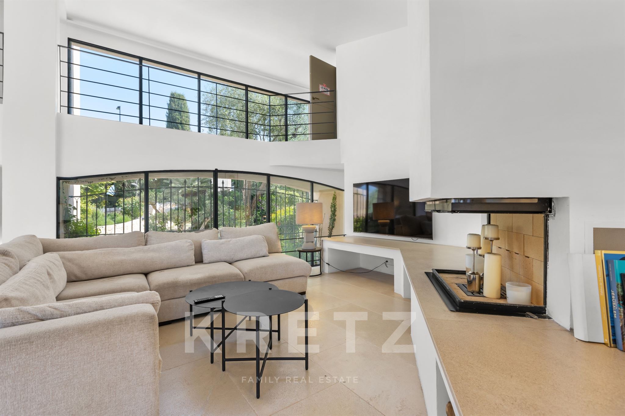 Familial Property in MOUGINS with sea view