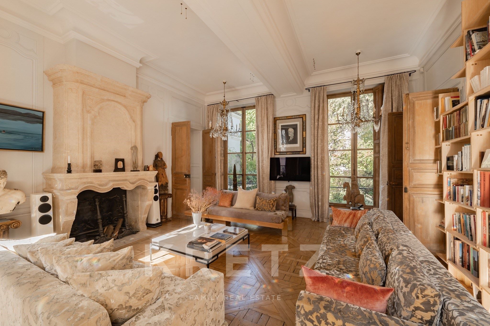 Au coeur d'un hôtel particulier, appartement traversant de 300m2