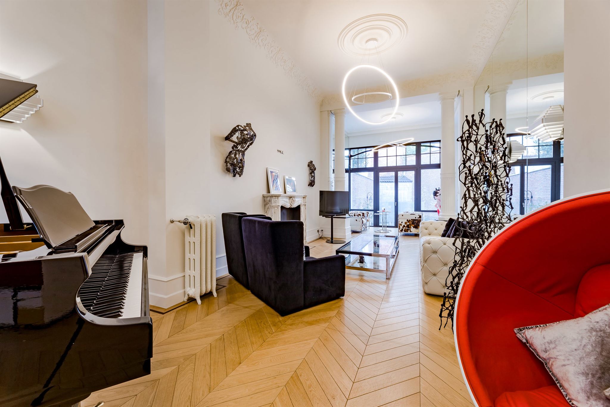 Place Stéphanie, a luxuriously renovated flat