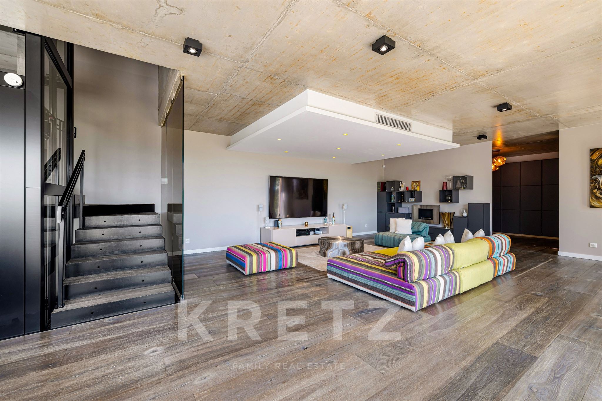EXCLUSIVA VILLA CONTEMPORÁNEA DE AUTOR – VISTAS PANORÁMICAS AL MAR