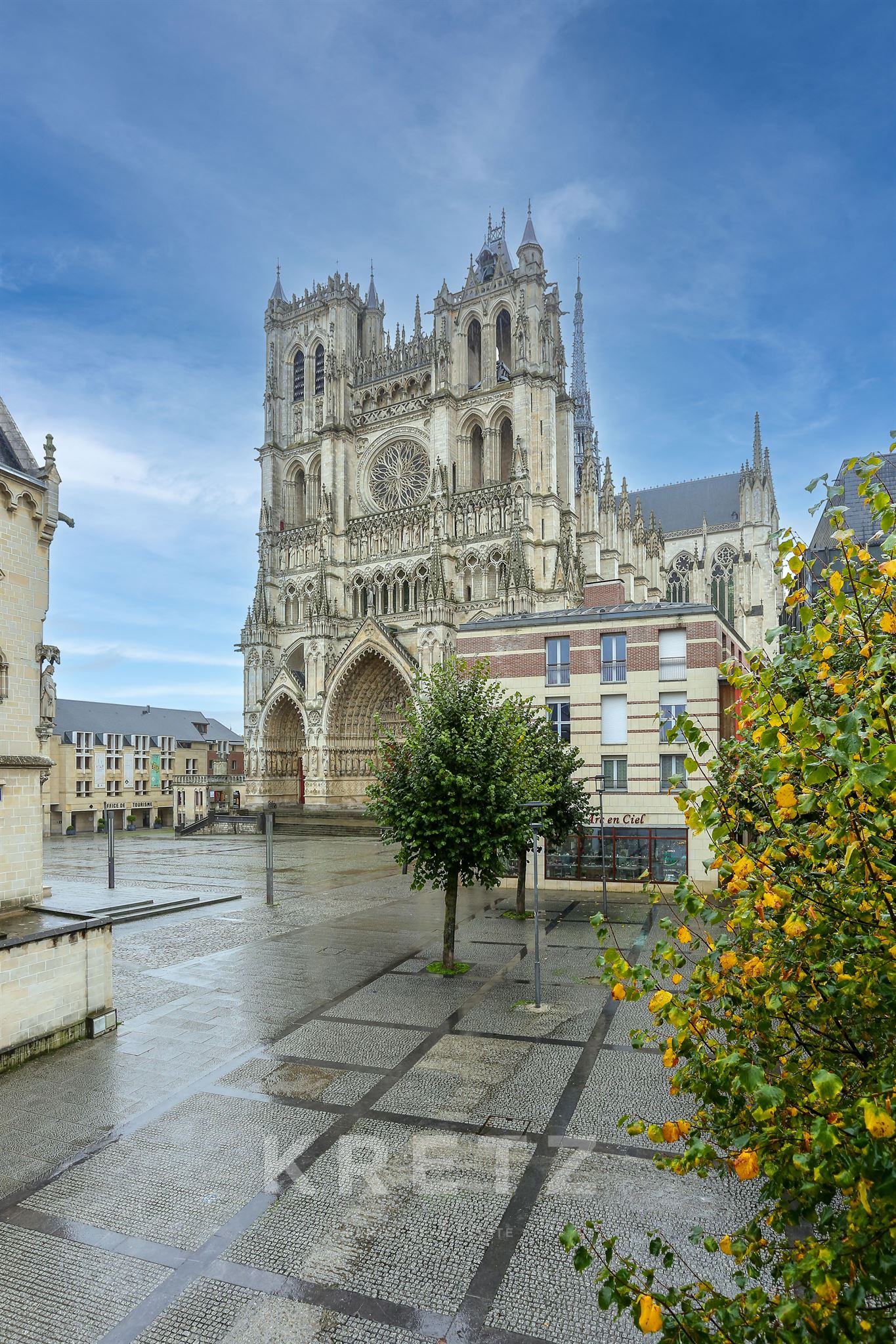 Furnished apartment facing the Cathedral