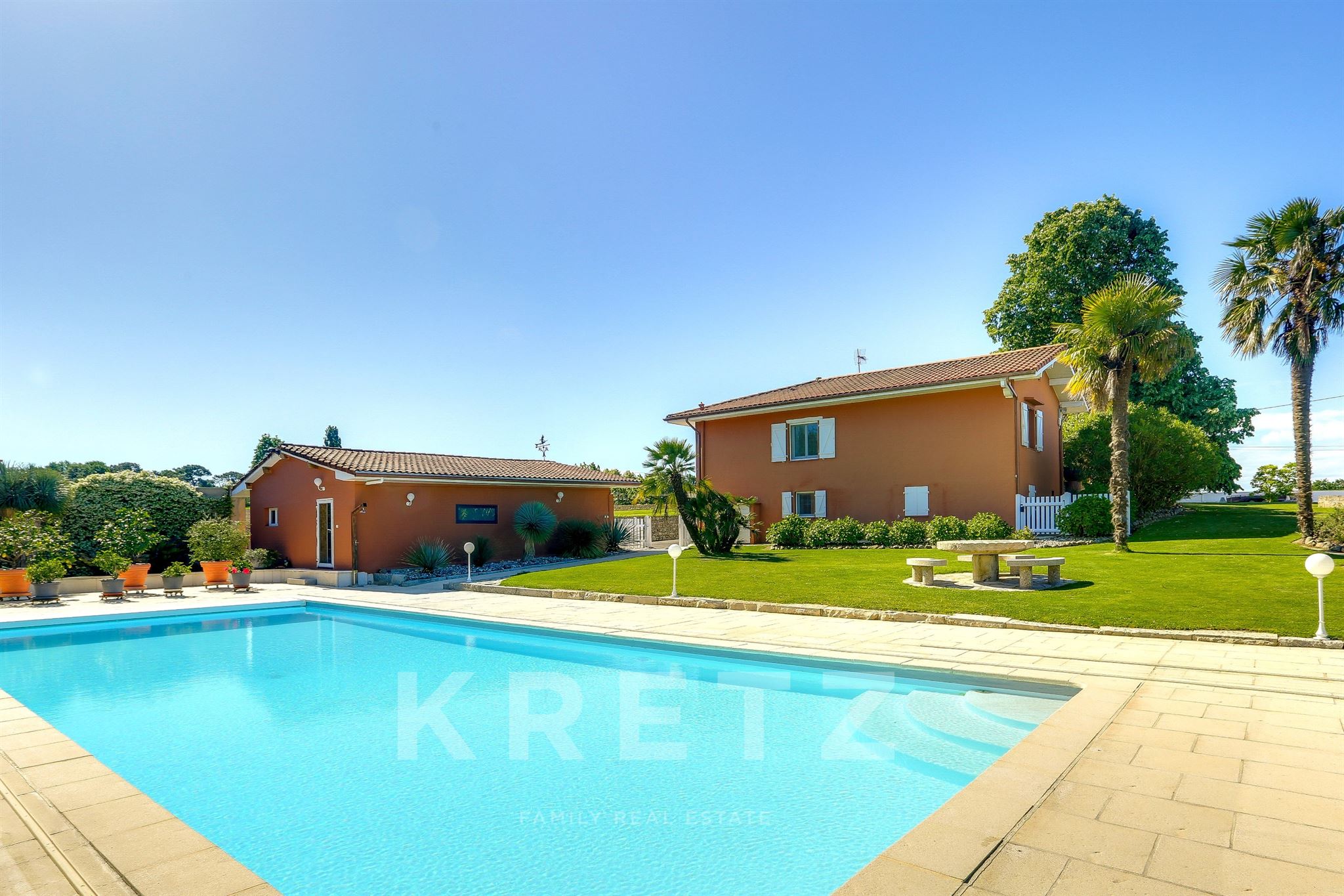 Saint-André-de-Seignanx — Property in a Verdant Haven