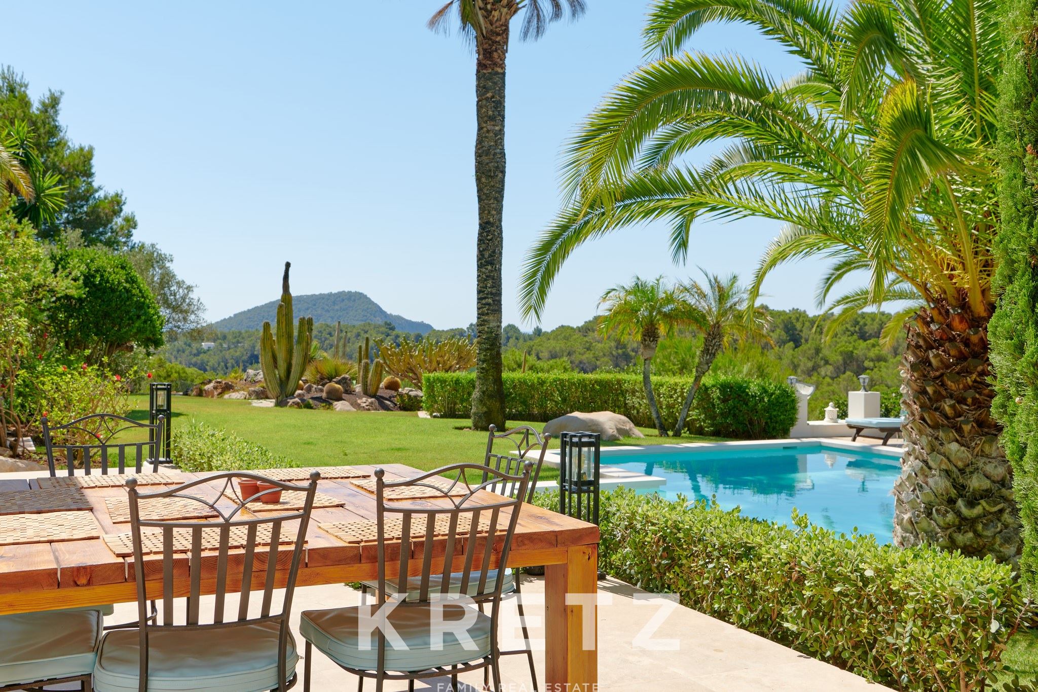 Exceptional Estate with 4 Independent Villas, Pool and Sea View in Cala Jondal, Ibiza