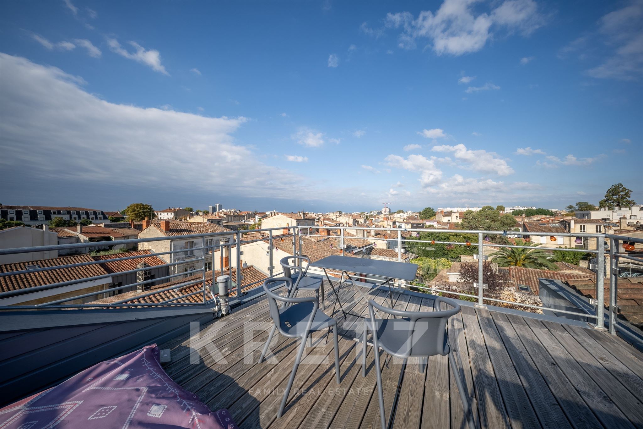 Bordeaux Fondaudège Skyline Privilege — Restored 7-Suite Townhouse with Private South-Facing Rooftop