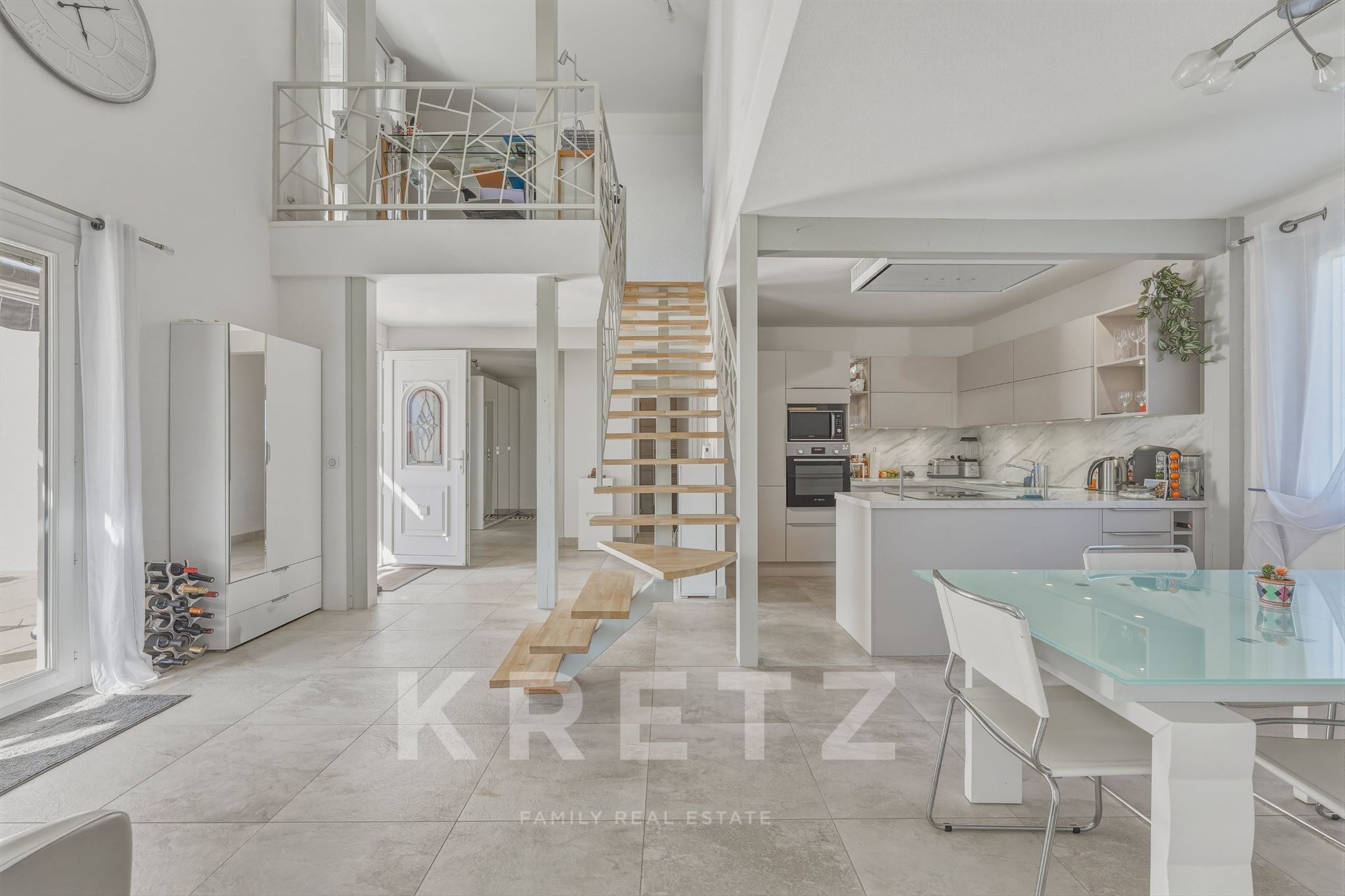 ARTHAZ-PONT-NOTRE-DAME: RENOVATED DETACHED HOUSE - 150 SQM - 700 SQM PLOT