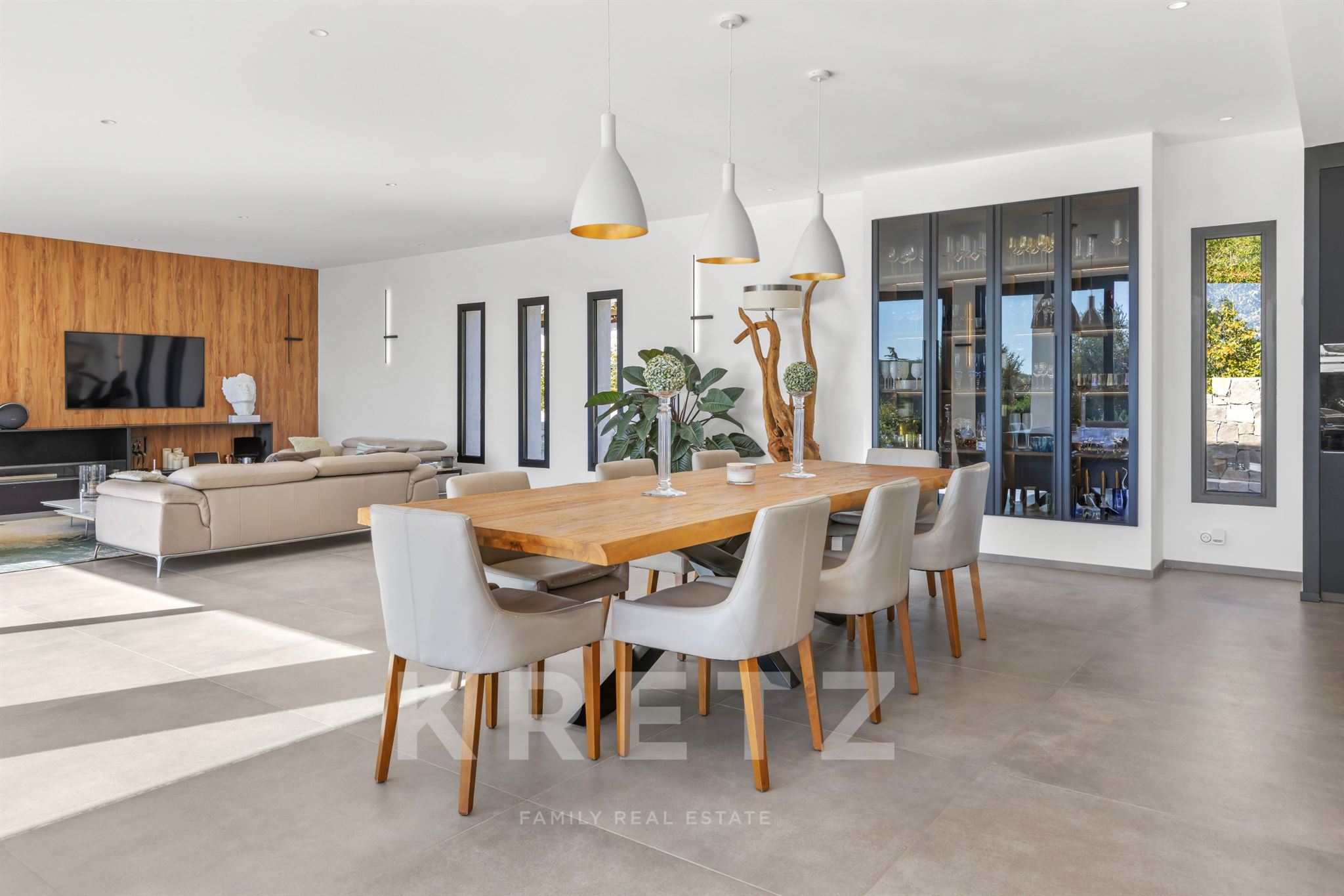 CONTEMPORARY PROPERTY 5 BEDROOMS IN BIOT