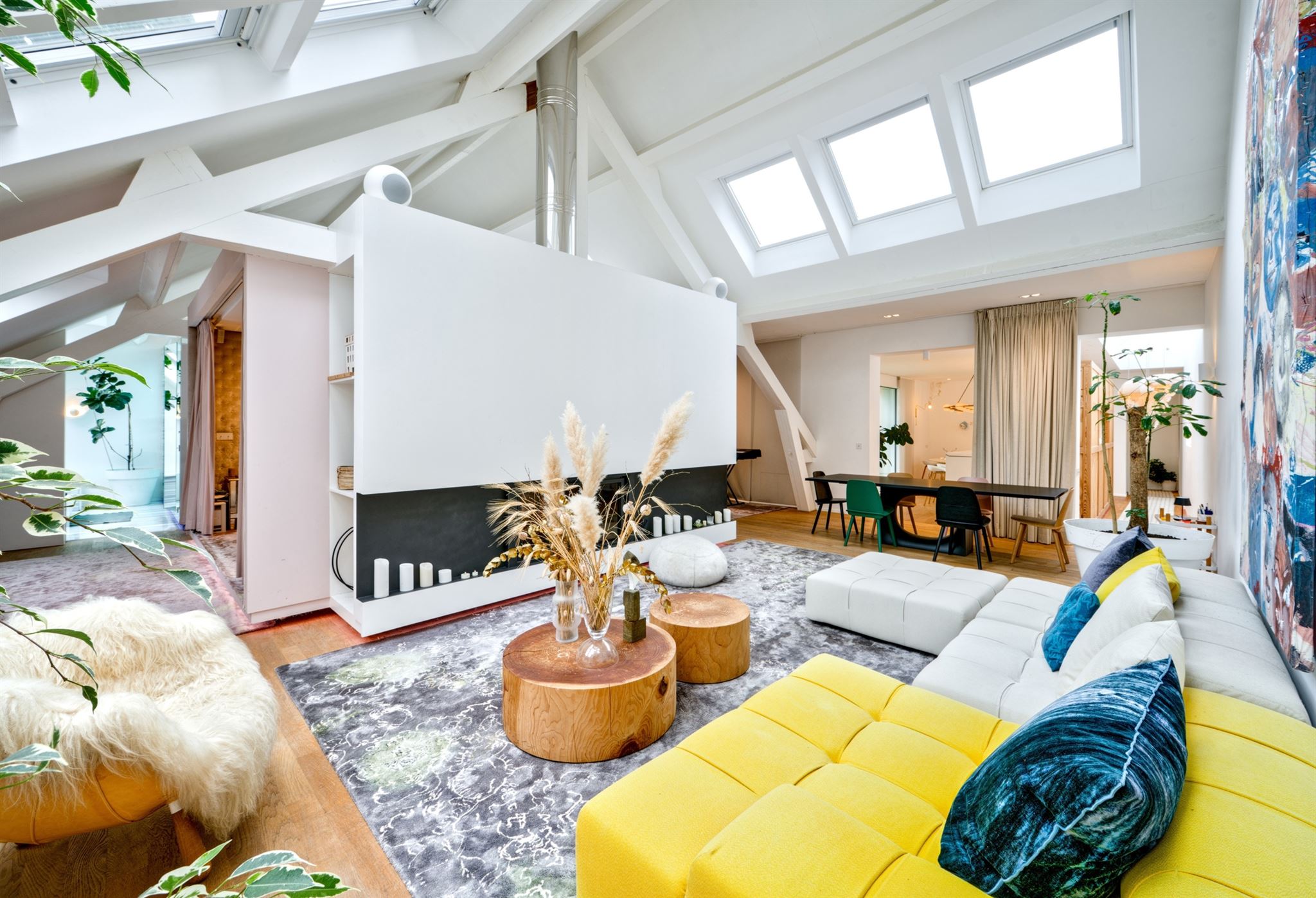 Chatelain, Exceptional Contemporary Loft with Rooftop