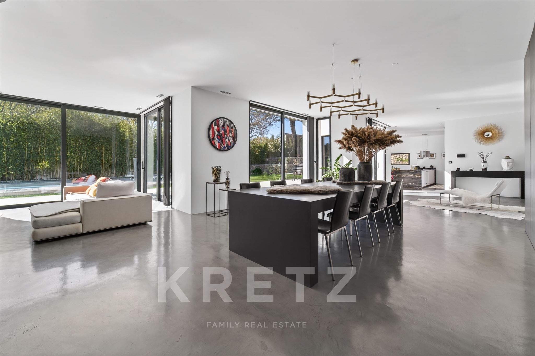 Luxury architect-designed villa 360 m²  – Pool, guest house, landscaped grounds-Nîmes North
