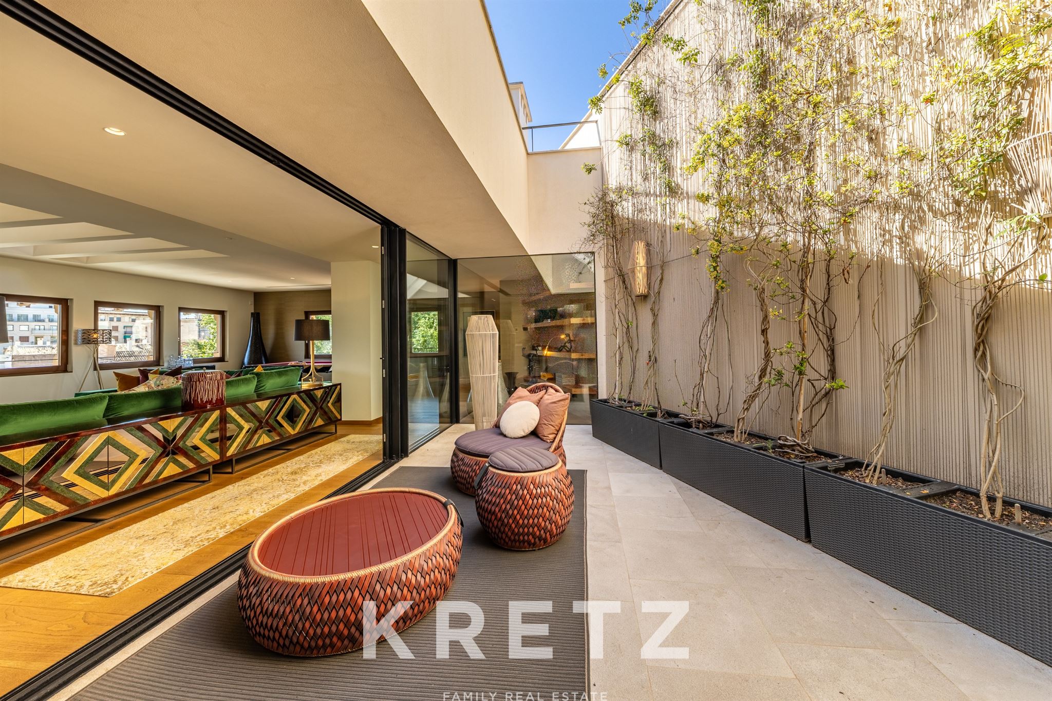 Elegant Penthouse on Paseo del Born: blending historic heritage with modern refinement in the heart 