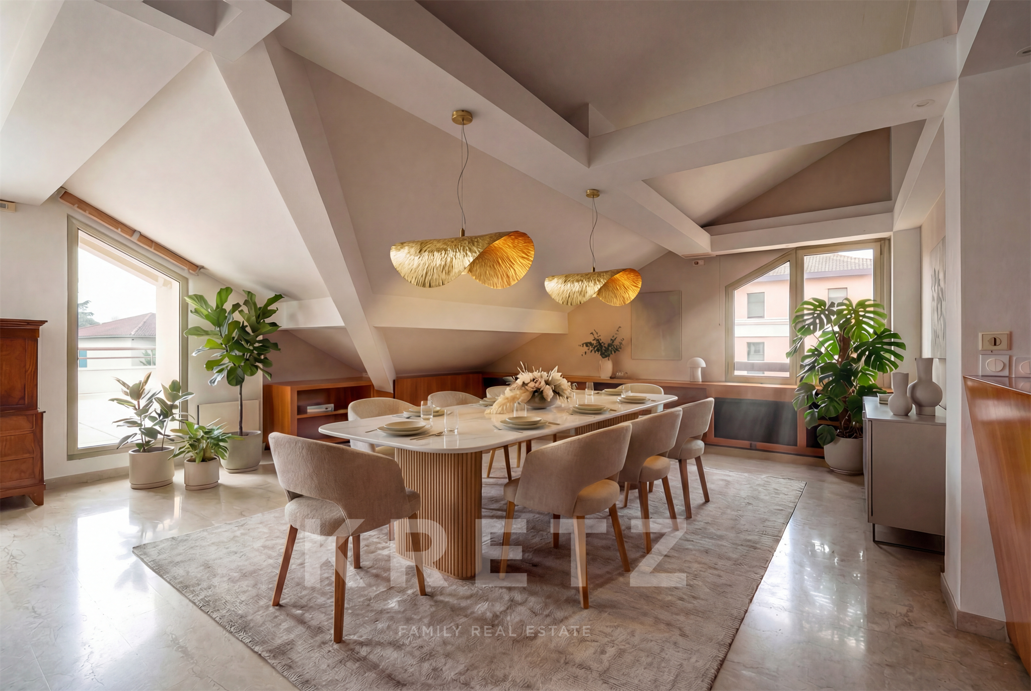 Top-Floor Apartment with 180° Terrace
