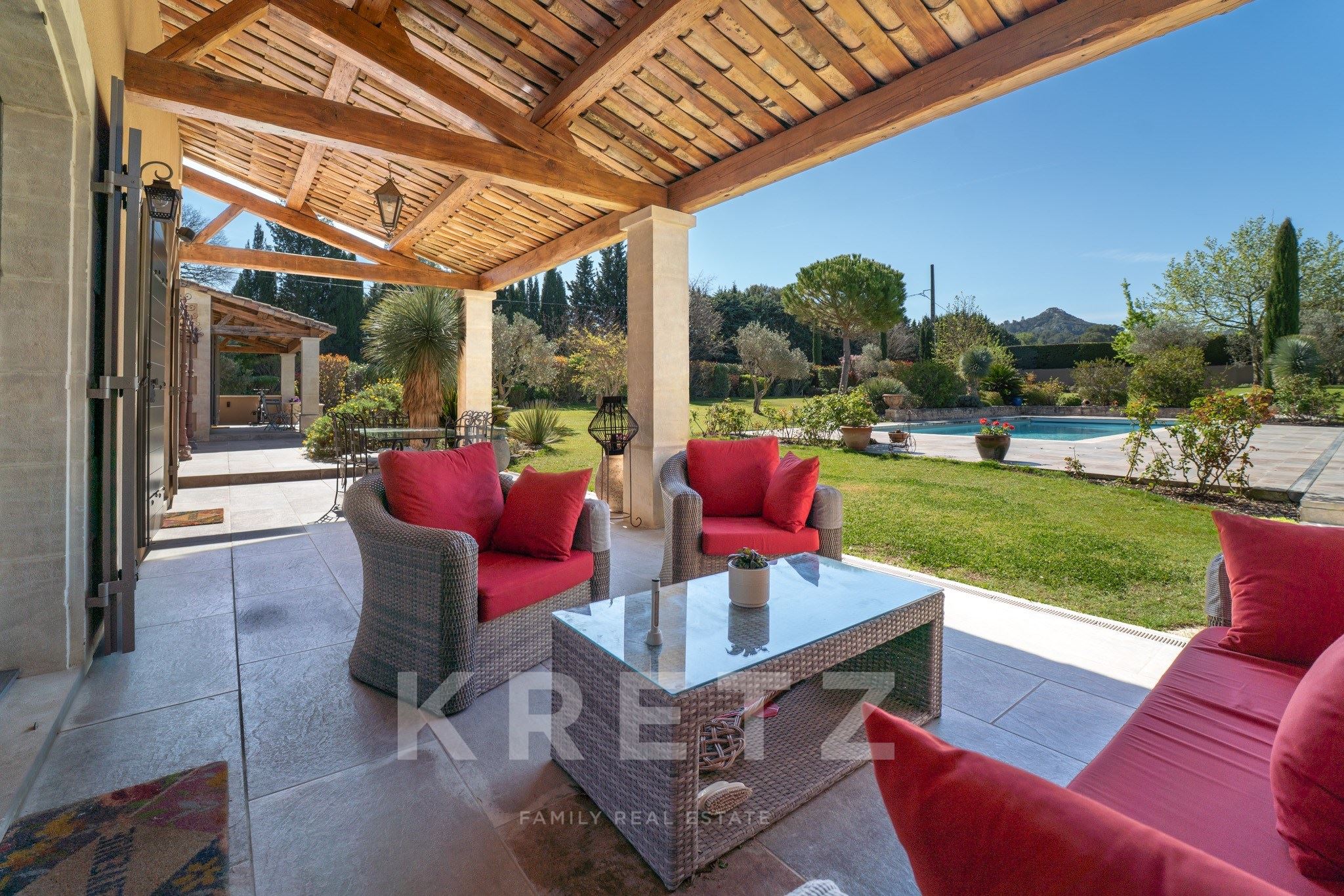 Contemporary Luxury Villa with Pool – Saint-Rémy-de-Provence
