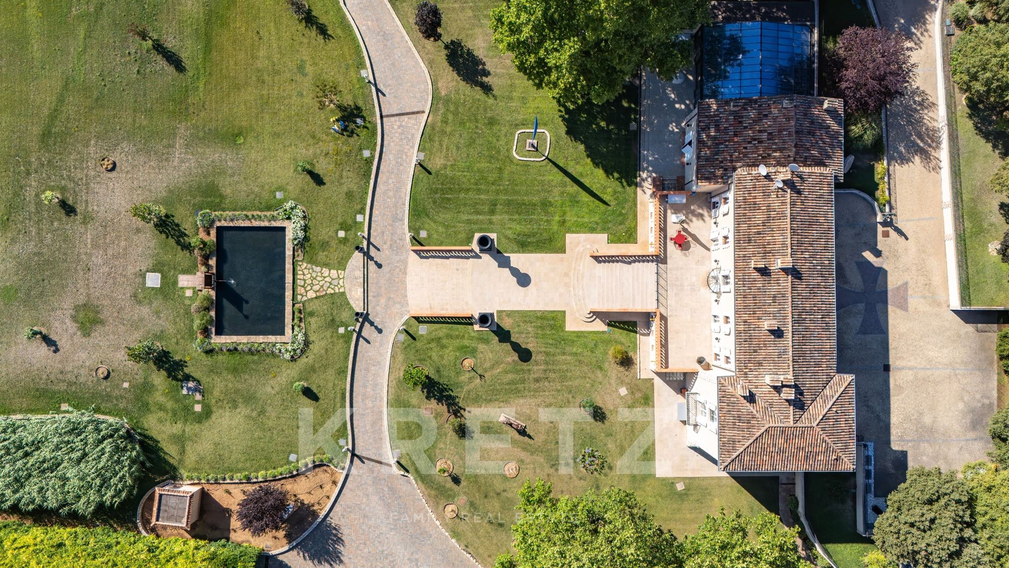 RECENTLY RENOVATED MANOR HOUSE