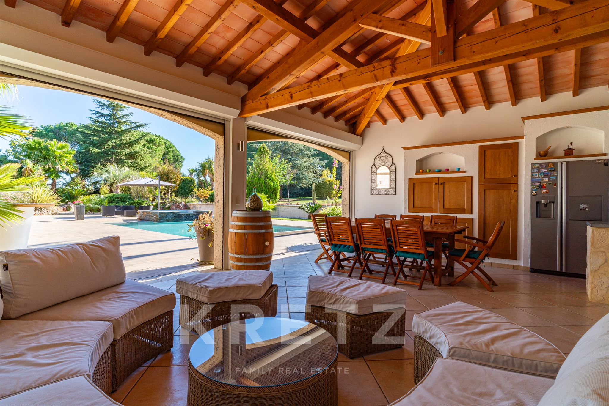 Exceptional farmhouse and its wooded park