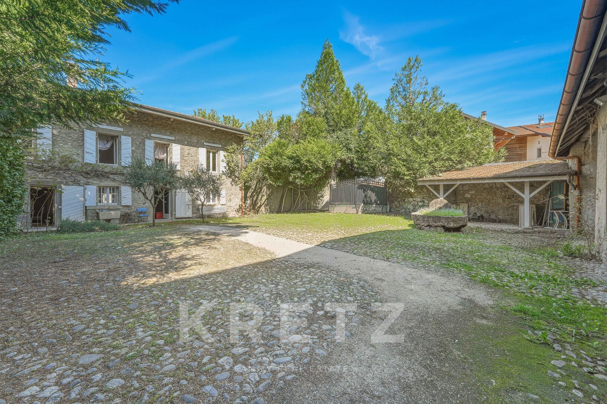 EXCLUSIVE – VEIGY-FONCENEX – Historic Estate of Character with 2 Residences and Outbuildings