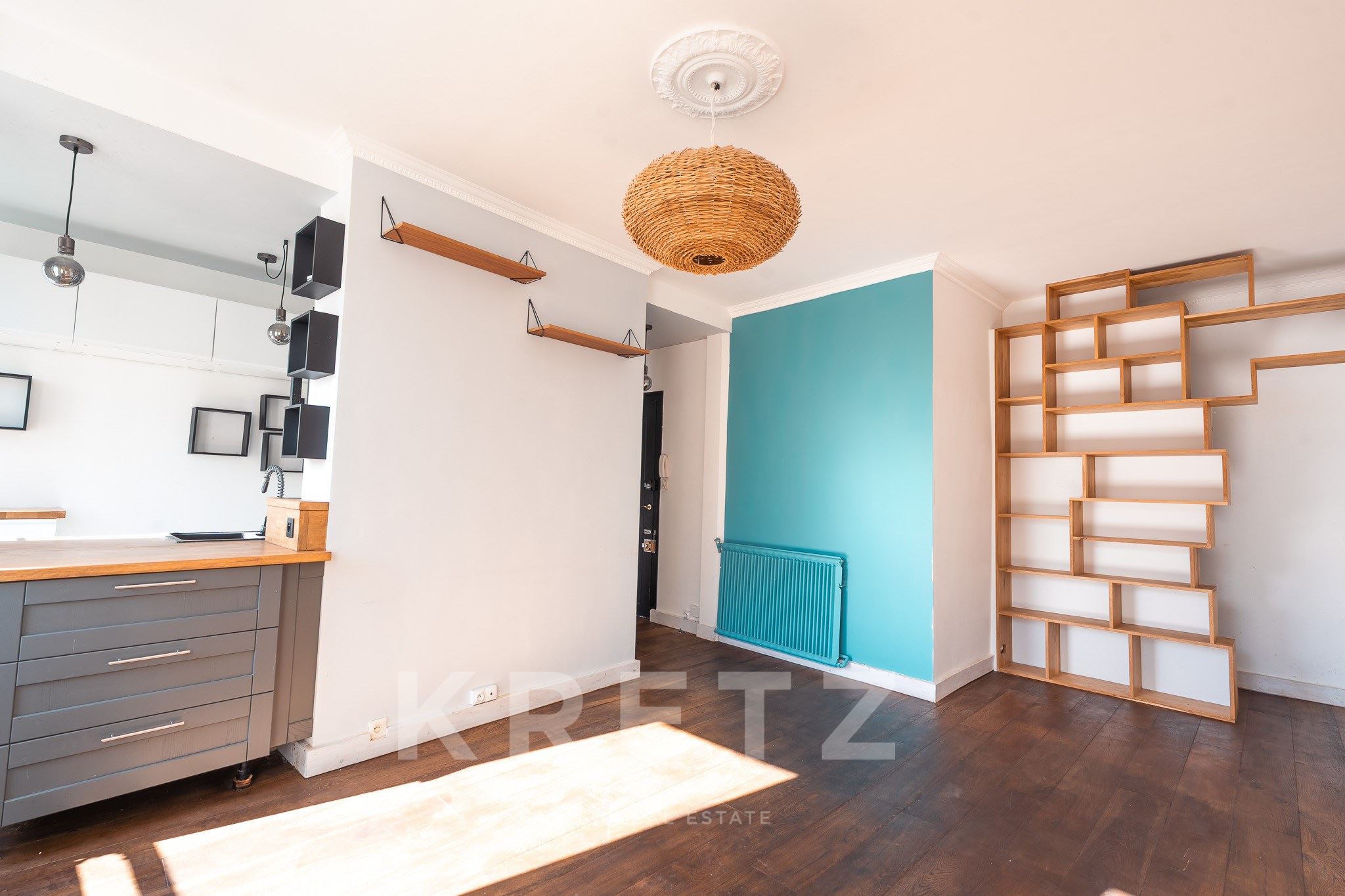 Elegant 2-beds apartment with solid oak flooring – Prestigious address