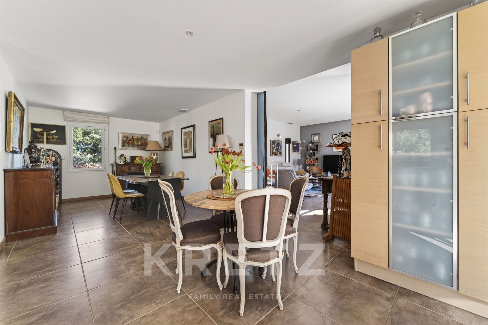 Family house of 223m2, its swimming pool and its wooded grounds of 3000 m2 in Nîmes sought after are