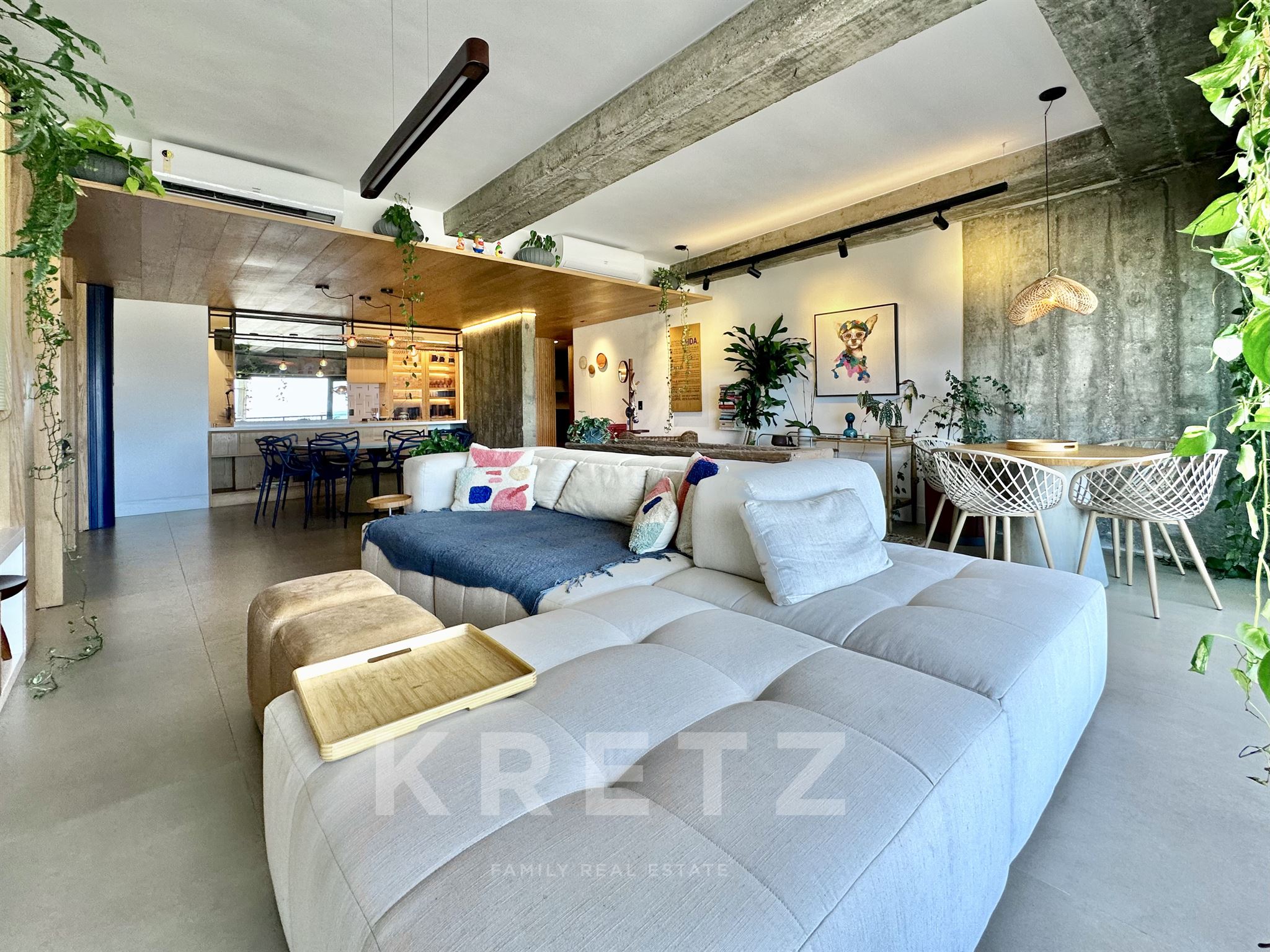 Contemporary Brutalist apartment with sea view